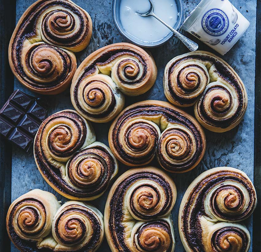 Brioches al cioccolato con Yogurt Colato al Naturale